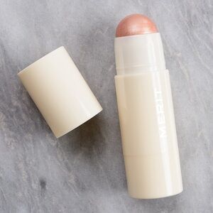 MERIT Day Glow Dewy Highlighting Balm - Bounce NIB
